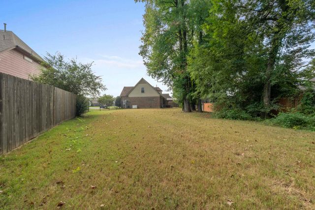 5279 TONI ROSE DR, Lakeland, TN 38002