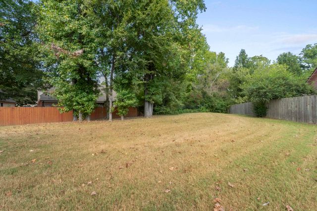 5279 TONI ROSE DR, Lakeland, TN 38002