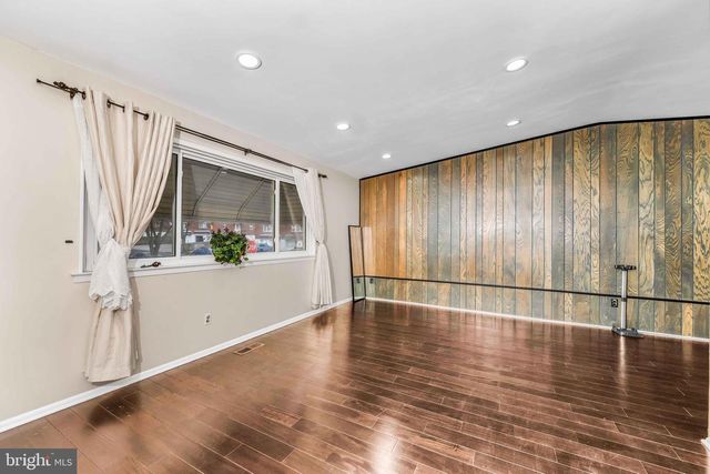 403 REGINA ST, Philadelphia, PA 19116