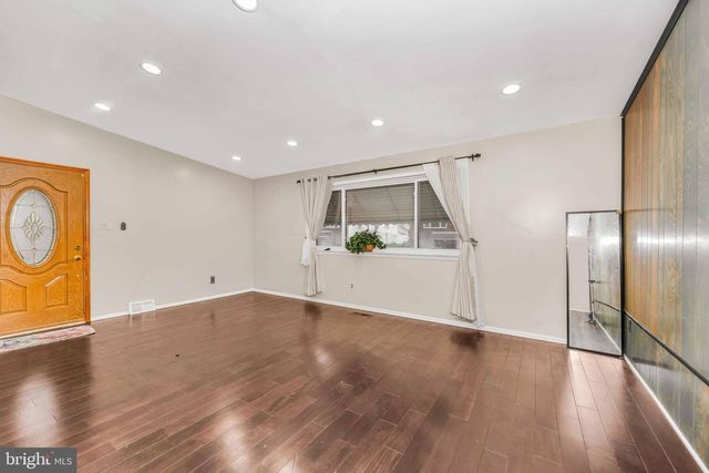 403 REGINA ST, Philadelphia, PA 19116