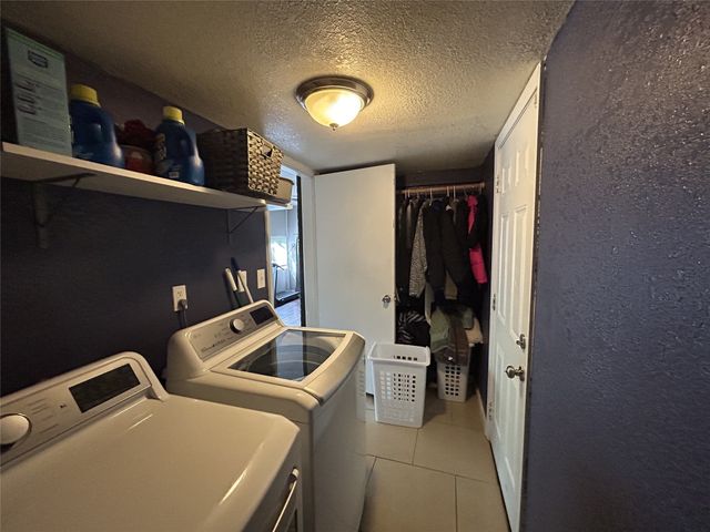 135 Oak Drive E, Hurst, TX 76053