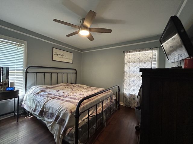 135 Oak Drive E, Hurst, TX 76053