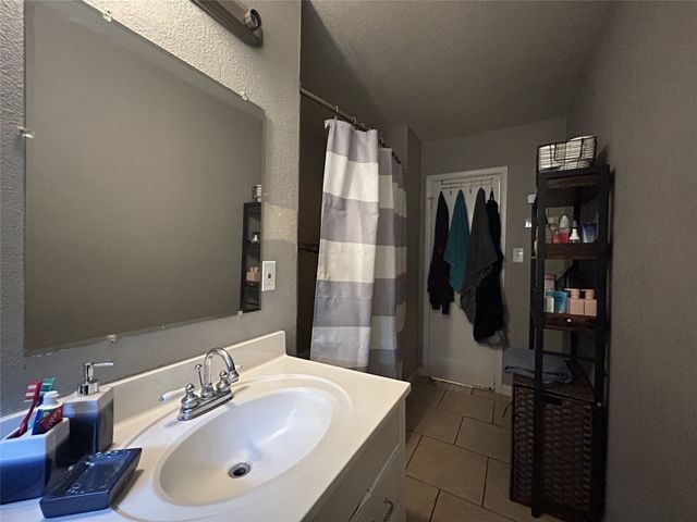 135 Oak Drive E, Hurst, TX 76053