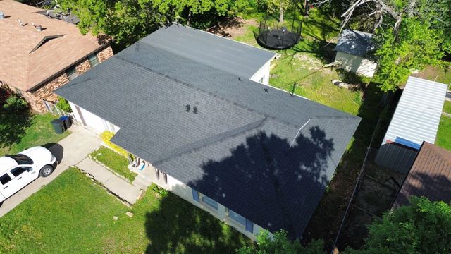 135 Oak Drive E, Hurst, TX 76053
