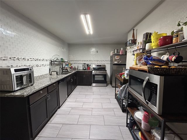 135 Oak Drive E, Hurst, TX 76053