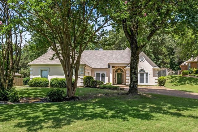 8916 CEDAR MILLS CV, Memphis, TN 38016