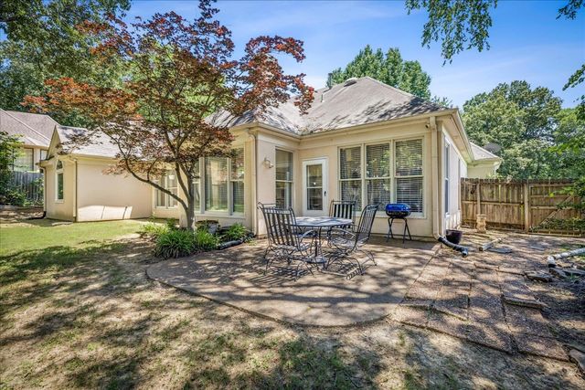 8916 CEDAR MILLS CV, Memphis, TN 38016