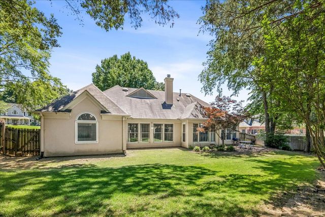 8916 CEDAR MILLS CV, Memphis, TN 38016