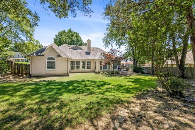 8916 CEDAR MILLS CV, Memphis, TN 38016