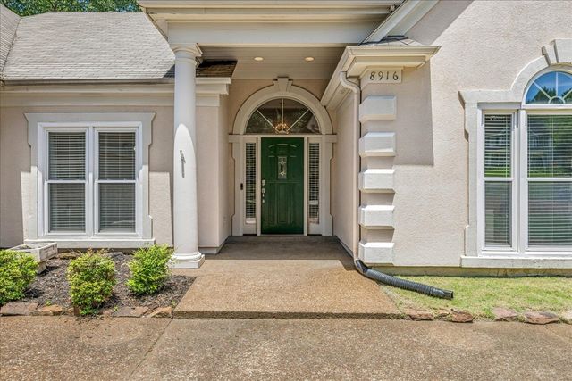 8916 CEDAR MILLS CV, Memphis, TN 38016