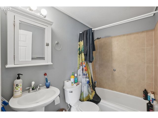 3371 Se 7TH Ave, Portland, OR 97202