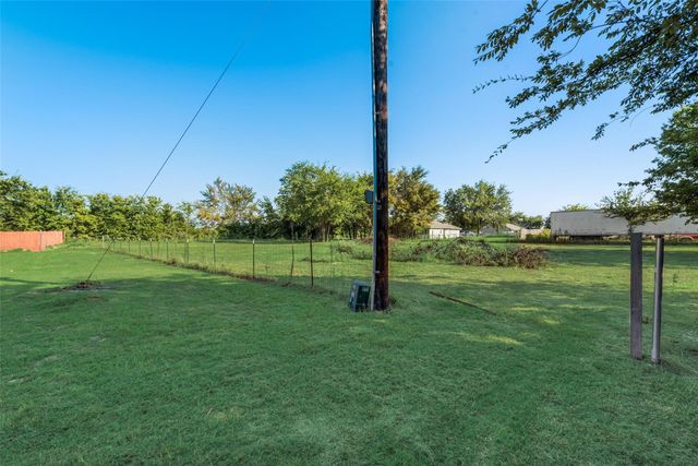 19491 E Market, Mabank, TX 75147