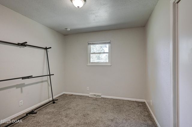 2810 Delaware Avenue, Joplin, MO 64804