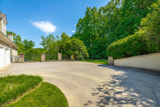 542 Turnberry Lane, Lookout Mountain, GA 30750