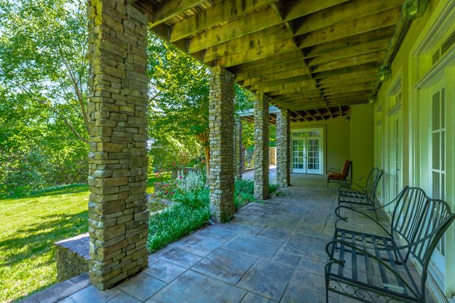 542 Turnberry Lane, Lookout Mountain, GA 30750