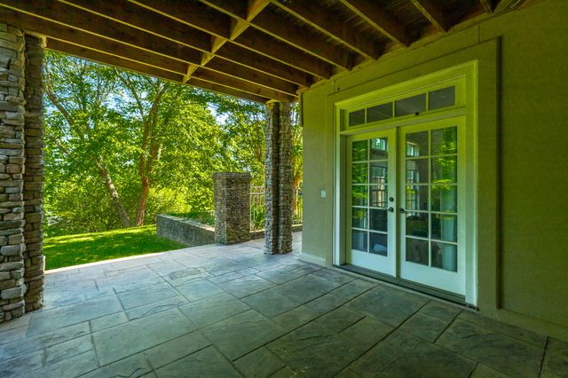 542 Turnberry Lane, Lookout Mountain, GA 30750