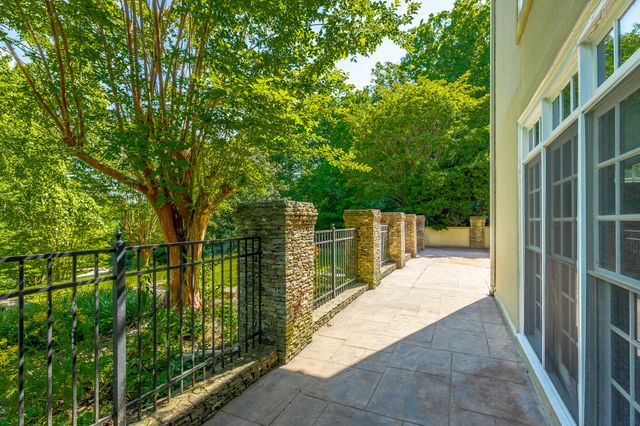 542 Turnberry Lane, Lookout Mountain, GA 30750
