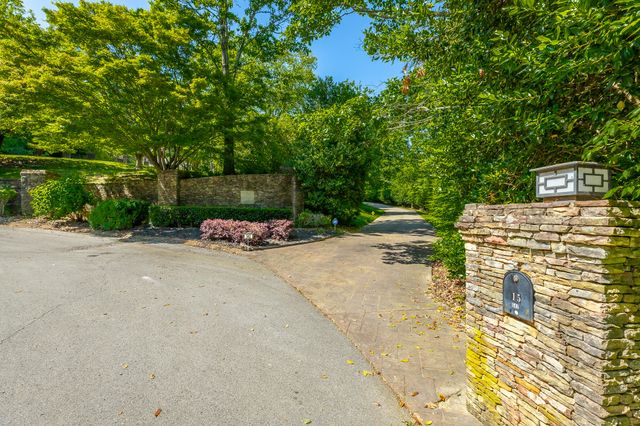 542 Turnberry Lane, Lookout Mountain, GA 30750