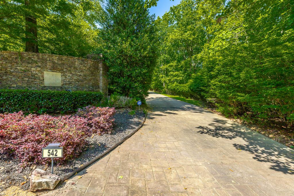 542 Turnberry Lane, Lookout Mountain, GA 30750