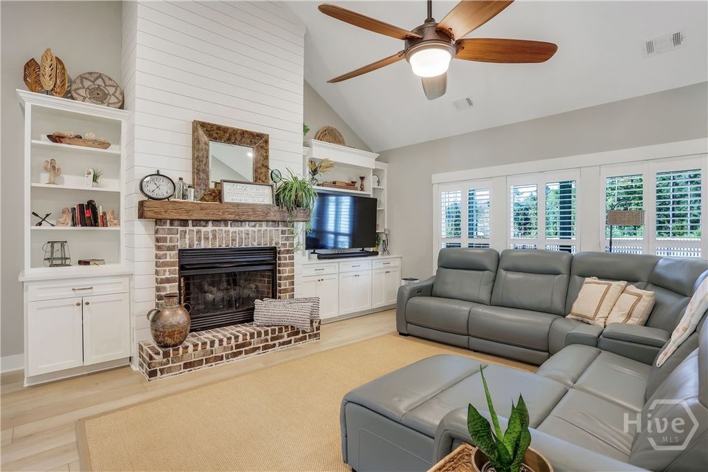 Image 19 of property listing at 30 Carapace Court, Richmond Hill, GA 31324