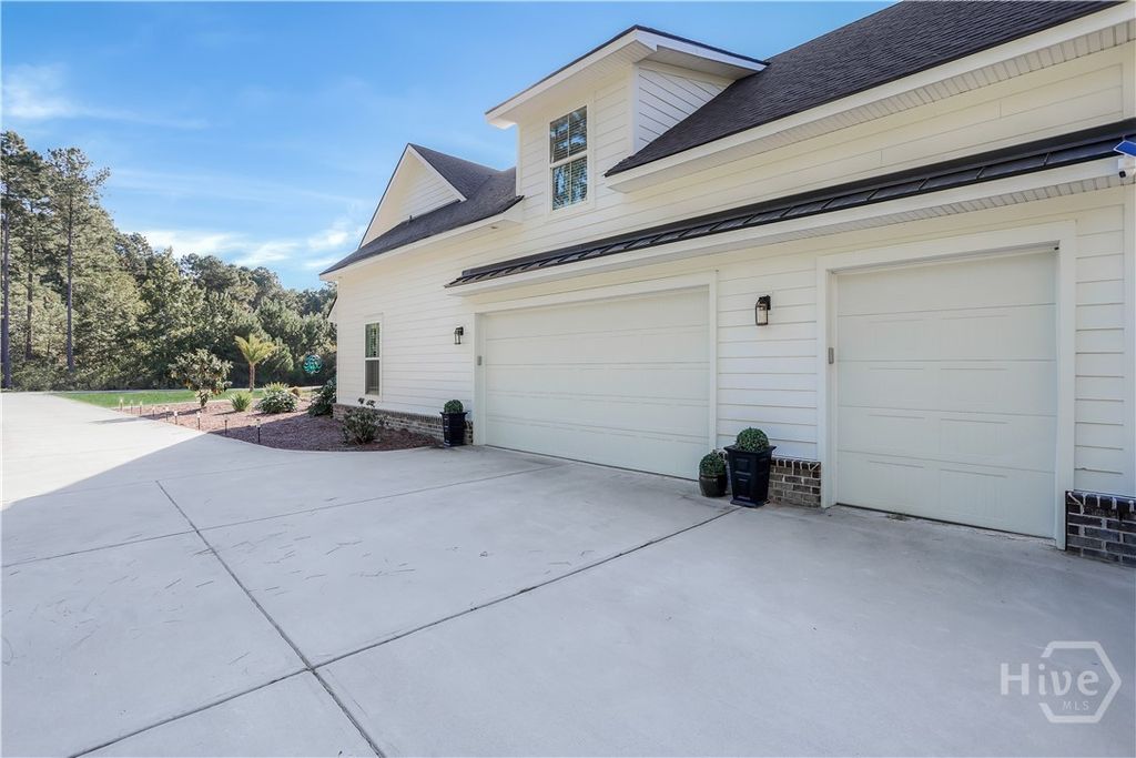 Image 61 of property listing at 30 Carapace Court, Richmond Hill, GA 31324