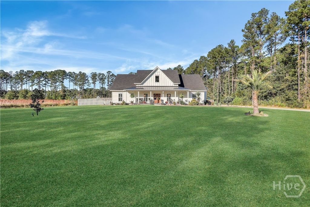 Image 64 of property listing at 30 Carapace Court, Richmond Hill, GA 31324