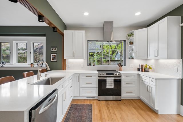 56 Auburn Avenue SE, Grand Rapids, MI 49506