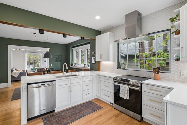 56 Auburn Avenue SE, Grand Rapids, MI 49506
