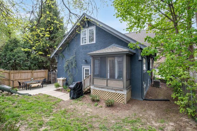 56 Auburn Avenue SE, Grand Rapids, MI 49506
