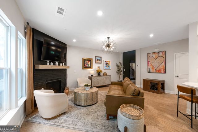 517 Garvin Drive, Woodstock, GA 30189