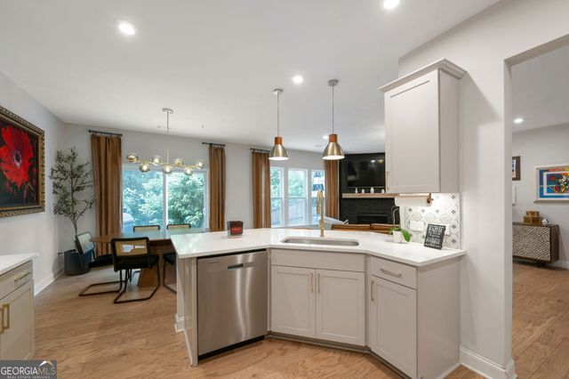 517 Garvin Drive, Woodstock, GA 30189