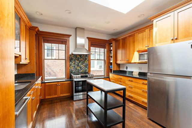 85 Trowbridge St 3, Cambridge, MA 02138