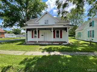 501 S Clinton Street, New Athens, IL 62264