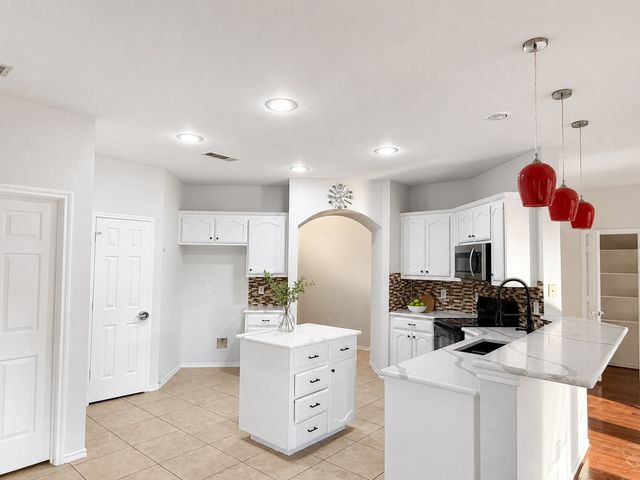 9524 Willow Branch Way, Fort Worth, TX 76036