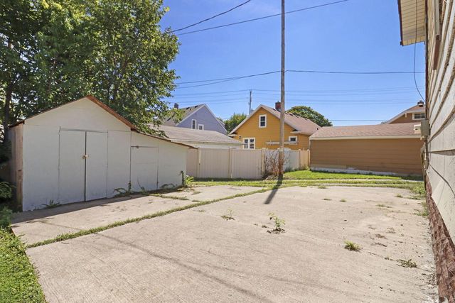 7317 38th AVENUE, Kenosha, WI 53142