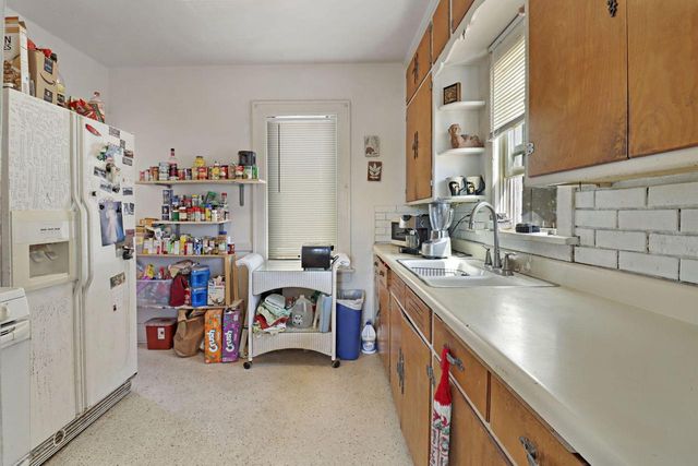 7317 38th AVENUE, Kenosha, WI 53142