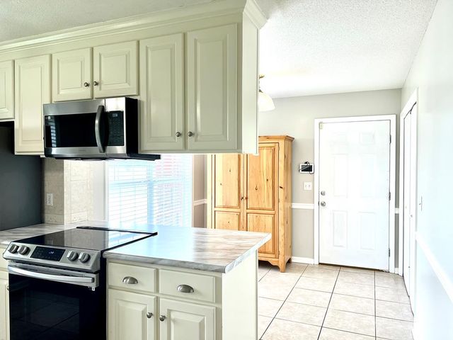 904 W King Street, Headland, AL 36345