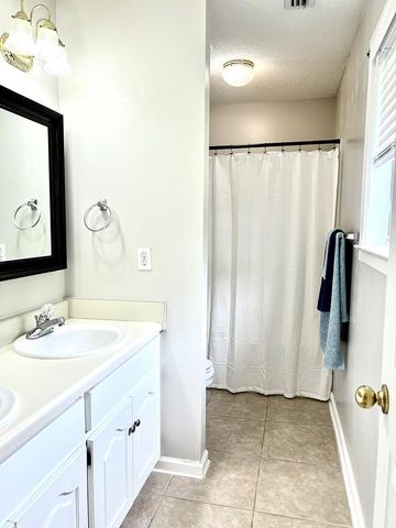 904 W King Street, Headland, AL 36345