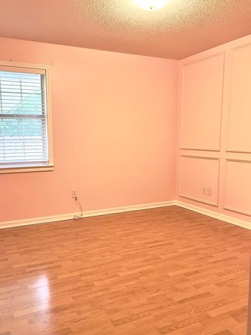 904 W King Street, Headland, AL 36345