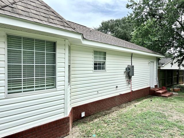 904 W King Street, Headland, AL 36345