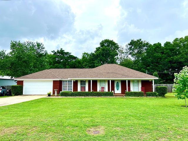 904 W King Street, Headland, AL 36345
