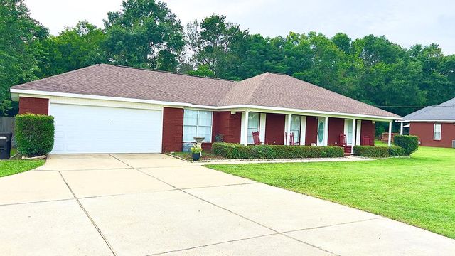 904 W King Street, Headland, AL 36345