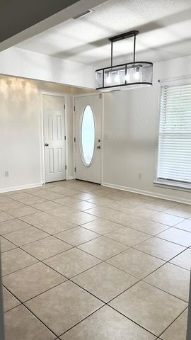 904 W King Street, Headland, AL 36345
