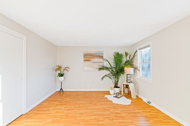 9 Glen Meadow Road 9, Haverhill, MA 01835