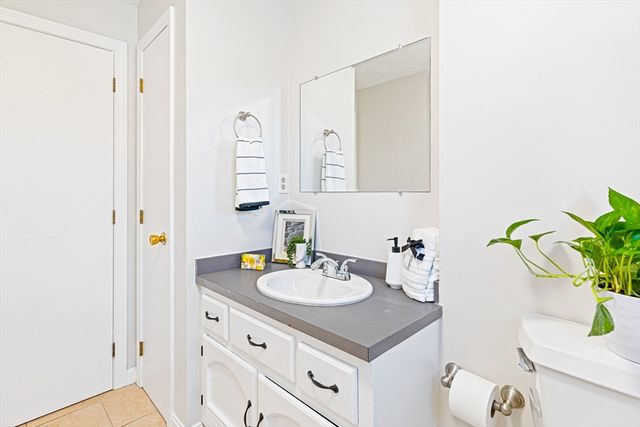 9 Glen Meadow Road 9, Haverhill, MA 01835