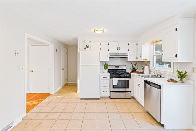 9 Glen Meadow Road 9, Haverhill, MA 01835