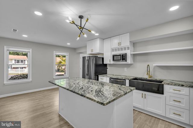 5319 SATTERFIELD DR, Woodbridge, VA 22193