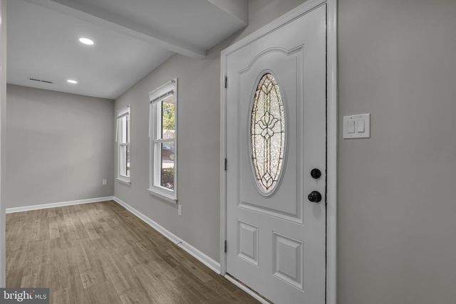 5319 SATTERFIELD DR, Woodbridge, VA 22193