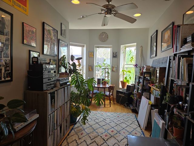 948 N California Avenue, Chicago, IL 60622