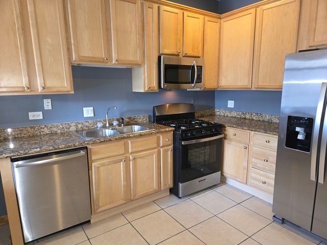 948 N California Avenue, Chicago, IL 60622